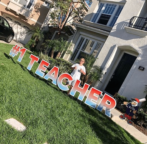 Durable 4mm Coroplast letters for outdoor signage with long-lasting impact